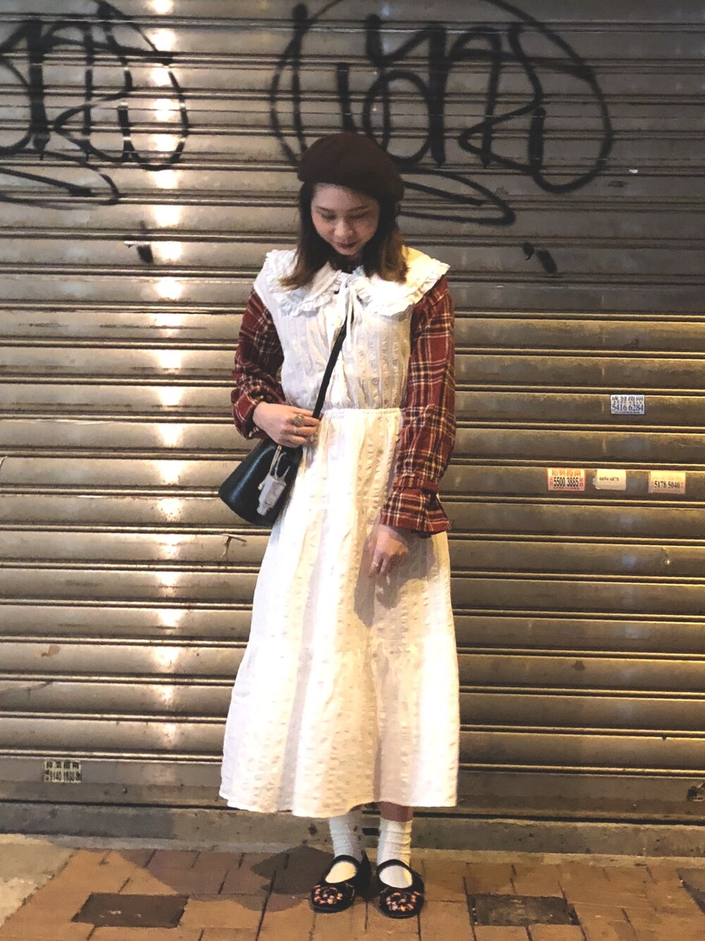 「MERLOTのアイテム（シャツ/ブラウス、レッド系）」を使った、bincyさん（レディース・157cm）の冬コーディネートの1枚目の写真