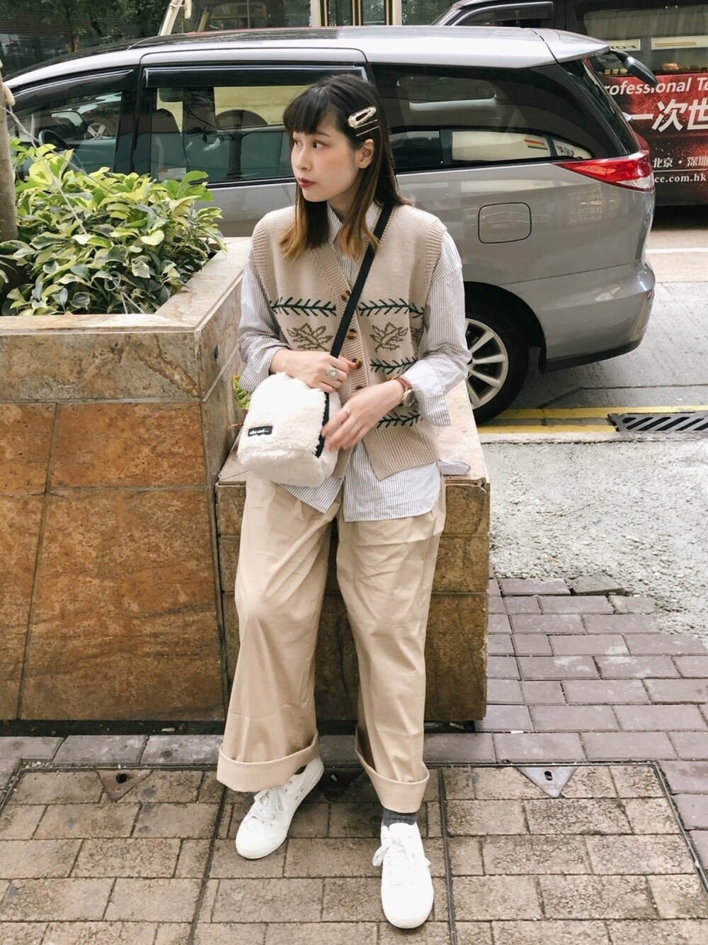 「niko and...のオリジナルモコモコ巾着ショルダーバッグ（ショルダーバッグ、ホワイト系）」を使った、bincyさん（レディース・157cm）の冬コーディネートの1枚目の写真