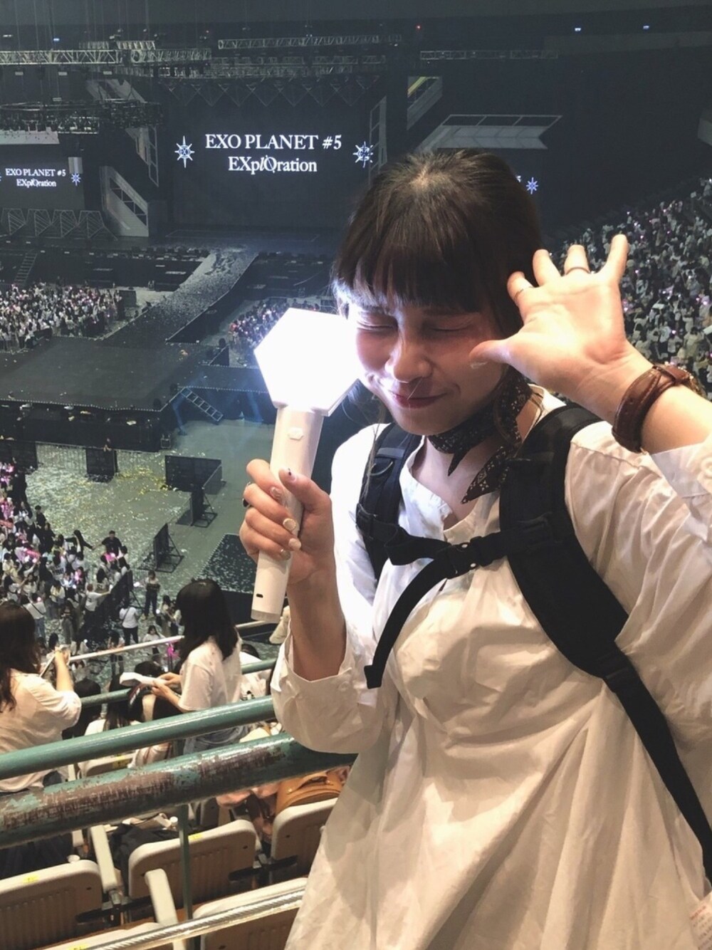 「MERLOTのコットンギャザーティアードワンピース1754（ワンピース、ホワイト系）」を使った、bincyさん（レディース・157cm）の秋コーディネートの1枚目の写真