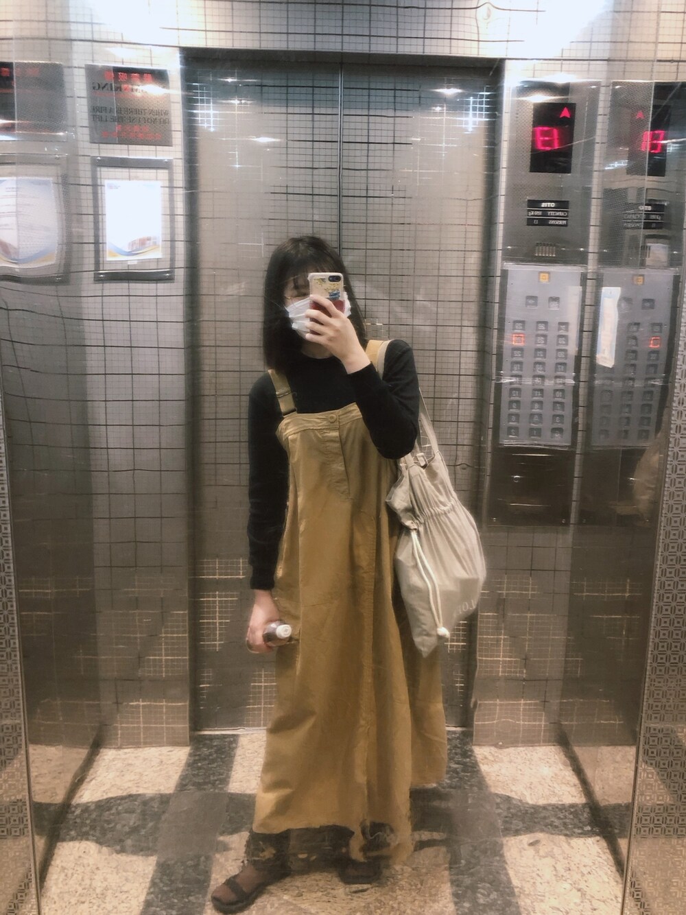 「niko and...のパッチワークミリタリーワンピース（ワンピース、ブラック系）」を使った、bincyさん（レディース・158cm）の春コーディネートの1枚目の写真