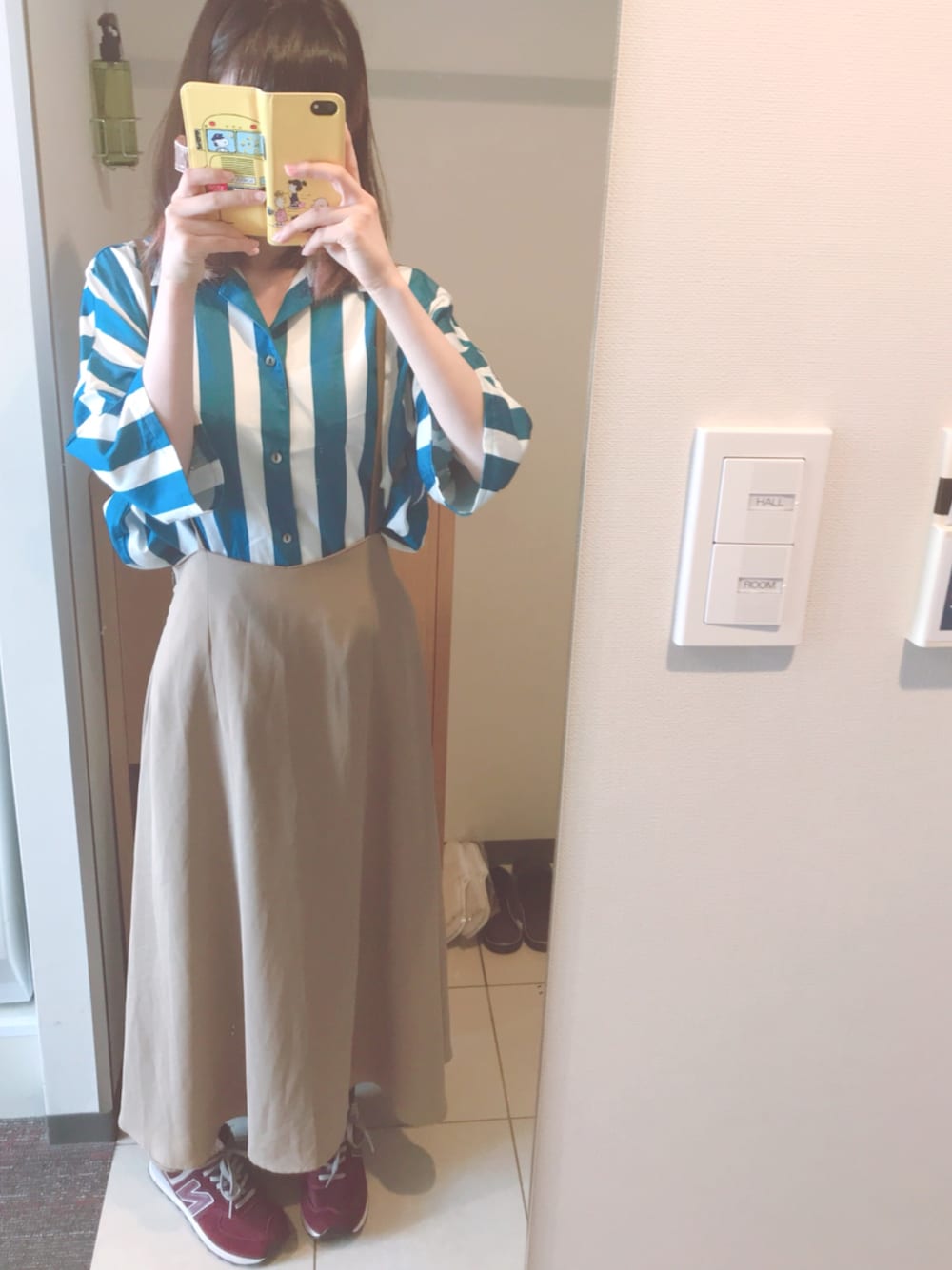 「SHAREEFのSTRIPE  S/S BIG SHIRTS（シャツ/ブラウス、ブルー系）」を使った、yamacoさん（レディース・157cm）の秋コーディネートの1枚目の写真