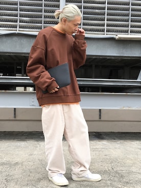 「KENZO（ケンゾー）のアイテム（クラッチバッグ）」を使った、湯原健太さん（メンズ・178cm）の秋コーディネート
