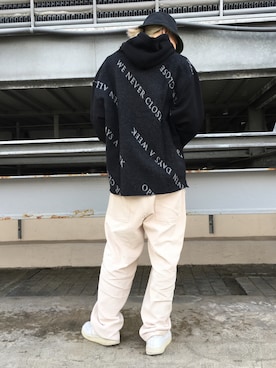 「soe（ソーイ）のアイテム（パーカー）」を使った、湯原健太さん（メンズ・178cm）の秋コーディネート