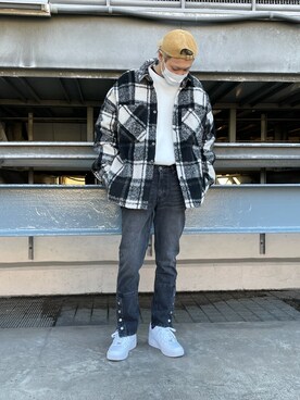「DANKE SCHON（ダンケシェーン）のアイテム（スウェット）」を使った、湯原健太さん（メンズ・178cm）の冬コーディネート