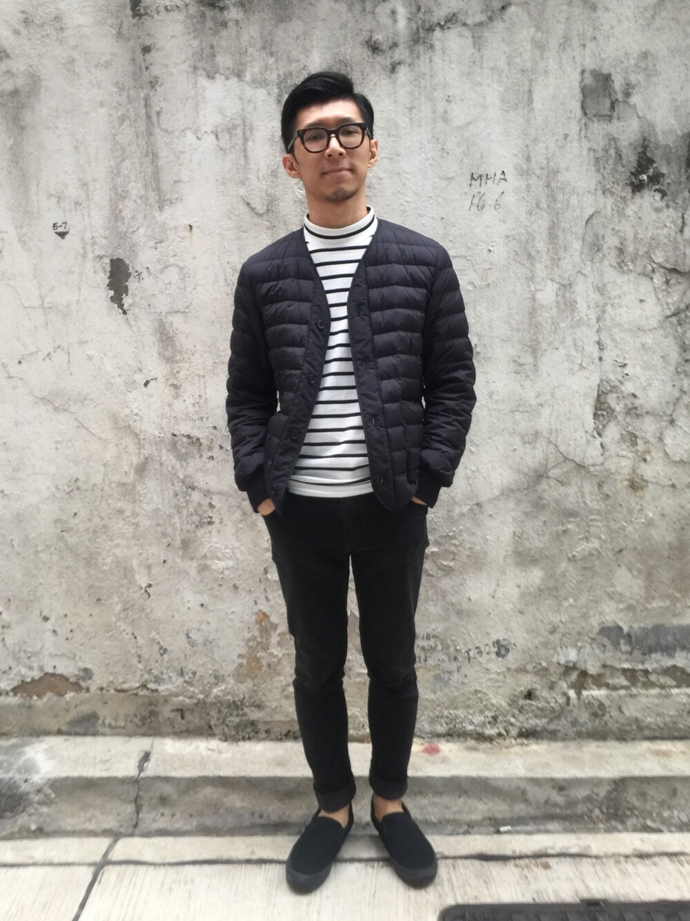 「UNIQLO U、nano・universe、VANS、cheap monday」｜「NANO universeのアイテム（Tシャツ/カットソー、ホワイト系）」を使った、KING. Fさん（メンズ・178cm）の春コーディネートの1枚目の写真