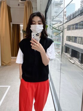 「アイテム（音楽/本・雑誌、グリーン系）」を使った、赤羽さん（レディース・164cm）の春コーディネート