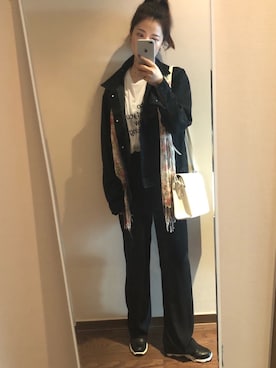 「Guess（ゲス）のアイテム（デニムジャケット）」を使った、Ins@Junlaylaさん（レディース・165cm）の春コーディネート