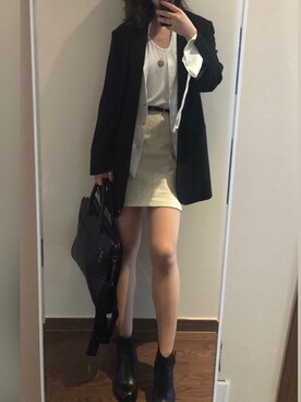「Guess（ゲス）のアイテム（スカート）」を使った、Ins@Junlaylaさん（レディース・165cm）の秋コーディネート