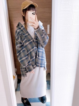 「AZUL（アズール）のアイテム（キャップ）」を使った、はるかさん（レディース・155cm）の冬コーディネート