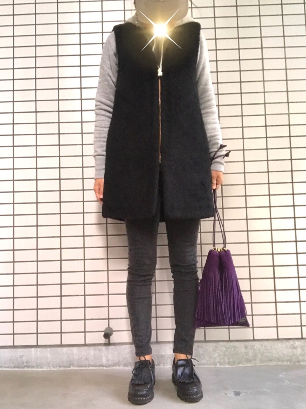 「さぶっ、またぎスタイル解禁、冬か？って、outfit」｜「IENAのAt.couleur ベロアキャップ（キャップ、ベージュ系）」を使った、8aaaaayanさん（レディース・157cm）の秋コーディネートの1枚目の写真