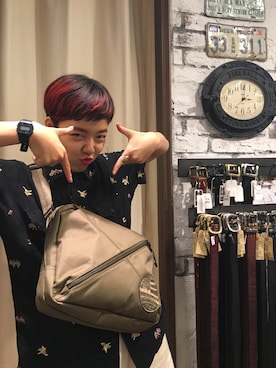 「Samsonite Red（サムソナイトレッド）のアイテム」を使った、増田彩華さん（レディース・164cm）の夏コーディネート