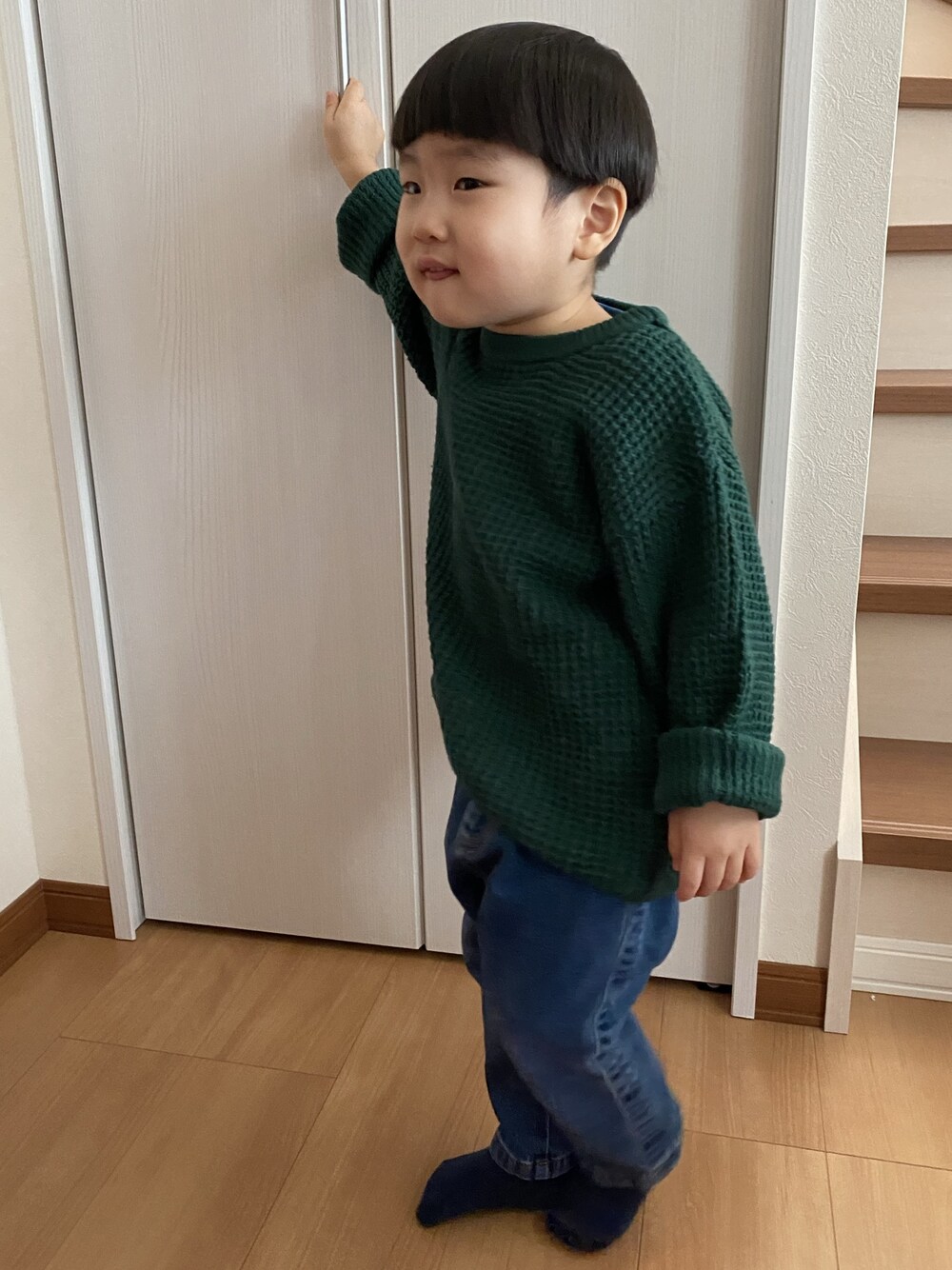 「たらちゃんヘアー」｜「GLOBAL WORKの【キッズ】ワッフルニットクループルオーバー/741228 （ニット/セーター、グリーン系）」を使った、neppiiさん（キッズ・90cm）の冬コーディネートの1枚目の写真