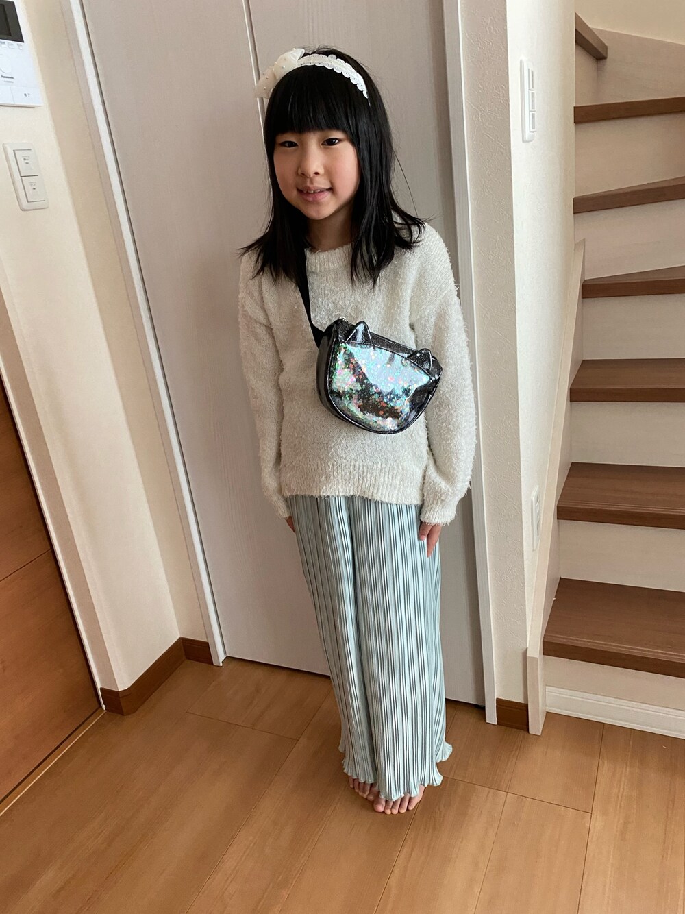 「春カラー」｜「GUのアイテム（ニット/セーター、ホワイト系）」を使った、neppiiさん（キッズ・125cm）の春コーディネートの1枚目の写真