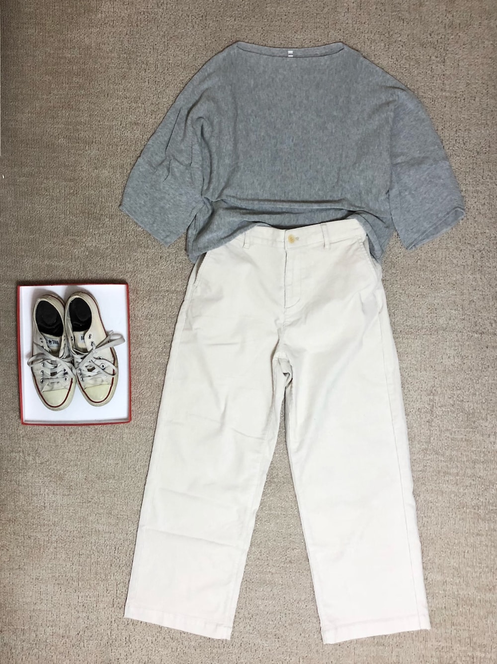 「無印良品のアイテム（ニット/セーター、グレー系）」を使った、kntwさん（レディース・155cm）の秋コーディネートの1枚目の写真