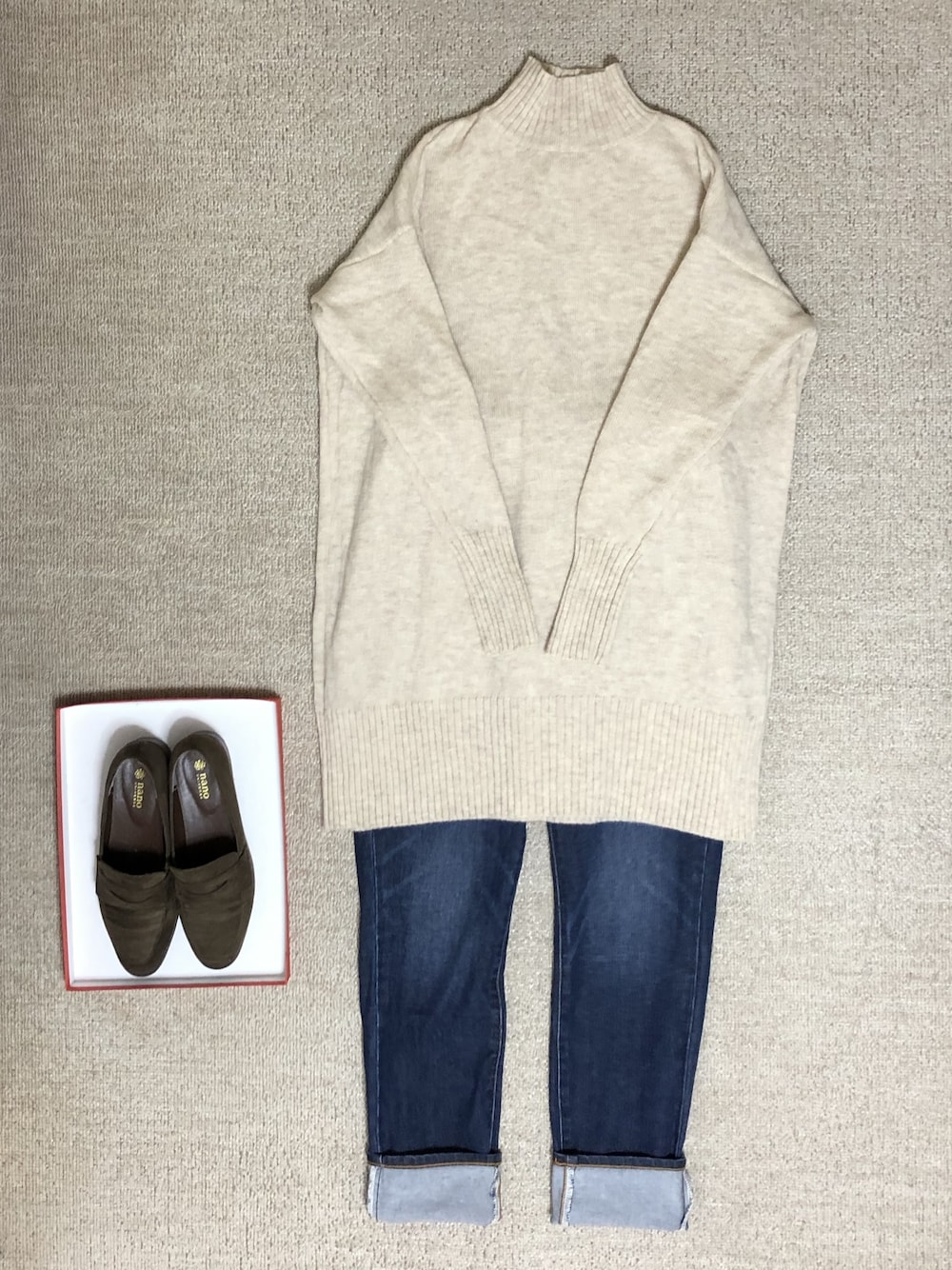 「無印良品のアイテム（チュニック、ベージュ系）」を使った、kntwさん（レディース・155cm）の冬コーディネートの1枚目の写真