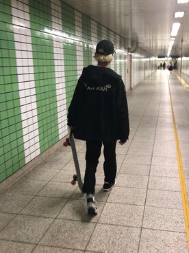 「Supreme （シュプリーム）のアイテム（パーカー、ブラック系）」を使った、🔪🍅さん（メンズ・169cm）の秋コーディネート