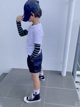 「H&M（エイチ・アンド・エム）のアイテム（Tシャツ/カットソー、ホワイト系）」を使った、お銀さん（キッズ・130cm）の冬コーディネート