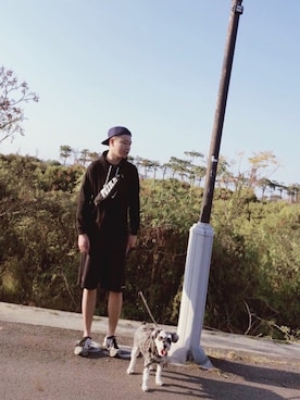 「NIKE(ナイキ)のアイテム(ショルダーバッグ)」を使った、Kaws Chenさん(メンズ・174cm)の冬コーディネート