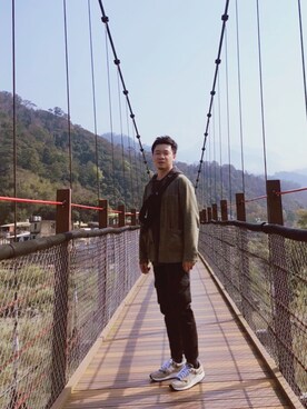 「NIKE(ナイキ)のアイテム(ショルダーバッグ)」を使った、Kaws Chenさん(メンズ・174cm)の春コーディネート