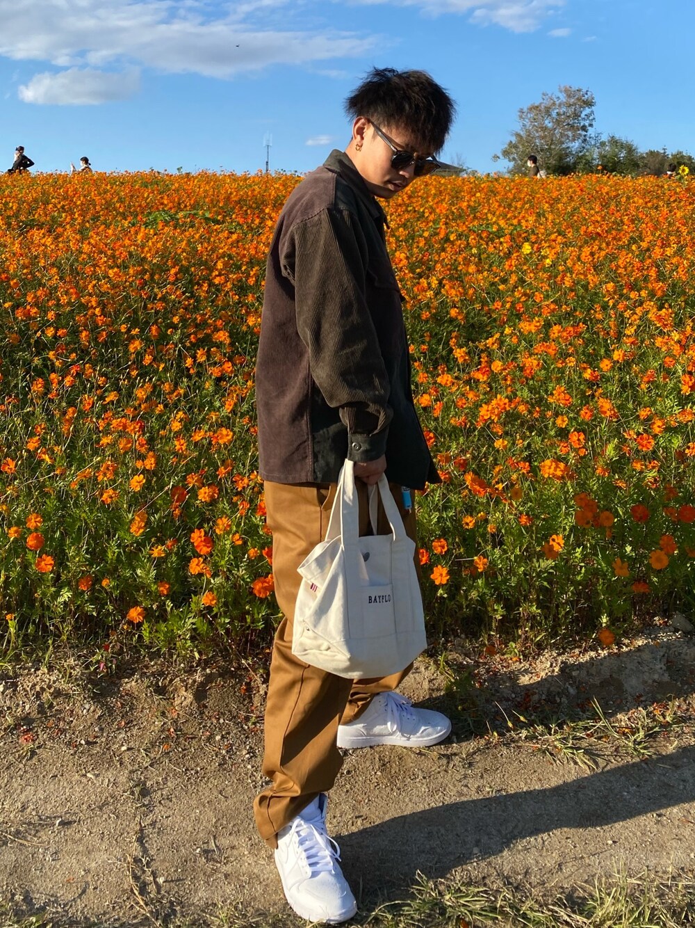 「秋コーデ、オーバーサイズ、Dickies、874、NIKE」｜「Ray-BanのRay-Ban/レイバン/RoundAcetate（サングラス、ブルー系）」を使った、しゅへさん（メンズ・165cm）の秋コーディネートの1枚目の写真