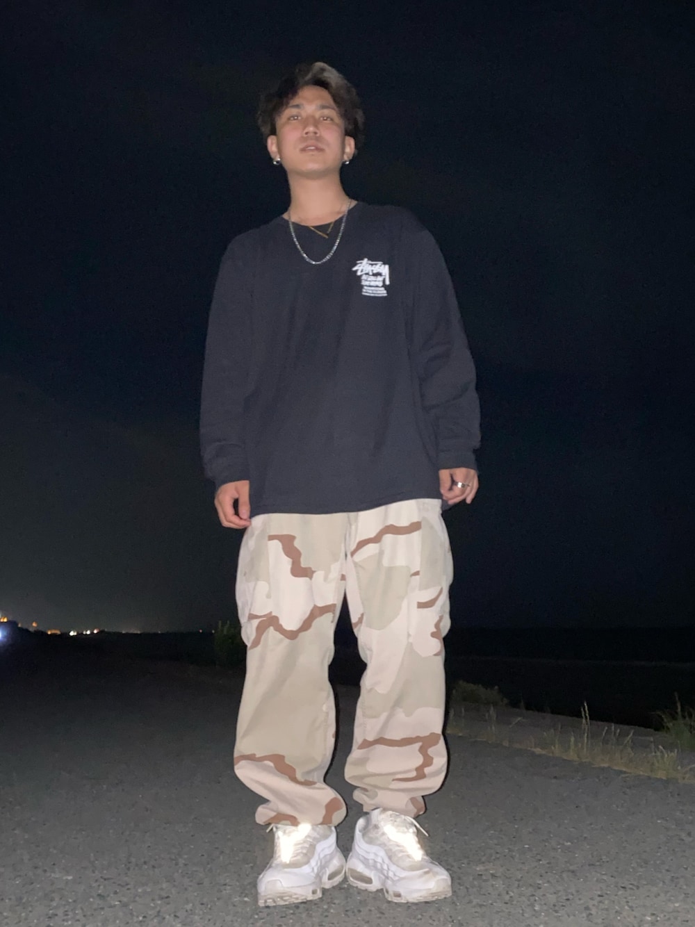 「これが私をアゲる服、休日コーデ、古着MIX、低身長コーデ、stussy、迷彩パンツ」｜「STUSSYのIn The Clouds Ls Tee（Tシャツ/カットソー、ブラック系）」を使った、しゅへさん（メンズ・165cm）の春コーディネートの1枚目の写真