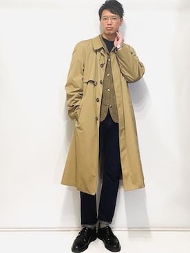 「YAECA」｜「アイテム（トレンチコート）」を使った、ビーンズ　おいちょさん（メンズ・180cm）の冬コーディネート