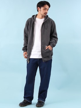 「Beautiful Harmony（ビューティフルハーモニー）のデニムペインターパンツ（デニムパンツ）」を使った、Beautiful Harmonyさん（メンズ・179cm）の夏コーディネート