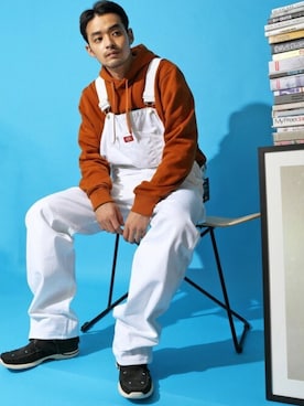 「Dickies（ディッキーズ）のアイテム（オールインワン・サロペット）」を使った、Beautiful Harmonyさん（メンズ・180cm）の冬コーディネート