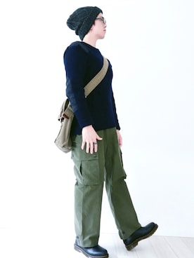 「Nigel Cabourn（ナイジェルケーボン）のアイテム（カーゴパンツ、グリーン系）」を使った、ARMAさん（メンズ・177cm）の冬コーディネート