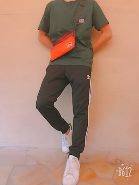 「BEN DAVIS（ベンデイビス）のアイテム（トップス、グリーン系）」を使った、TKタロウさん（メンズ）の秋コーディネート