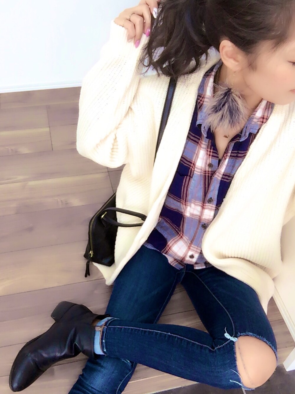 「ママコーデ、プチプラ、着回しコーデ、シャツスタイル、大人カジュアル」｜「niko and...のアイテム（ニット/セーター、ホワイト系）」を使った、Ikumi さん（レディース・167cm）の冬コーディネートの1枚目の写真