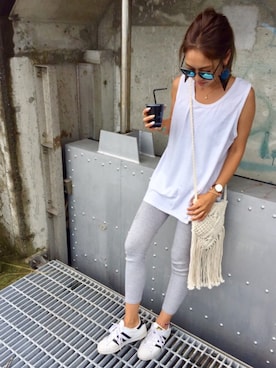 「アイテム（腕時計、ブラウン系）」を使った、Ikumi さん（レディース・167cm）の夏コーディネート