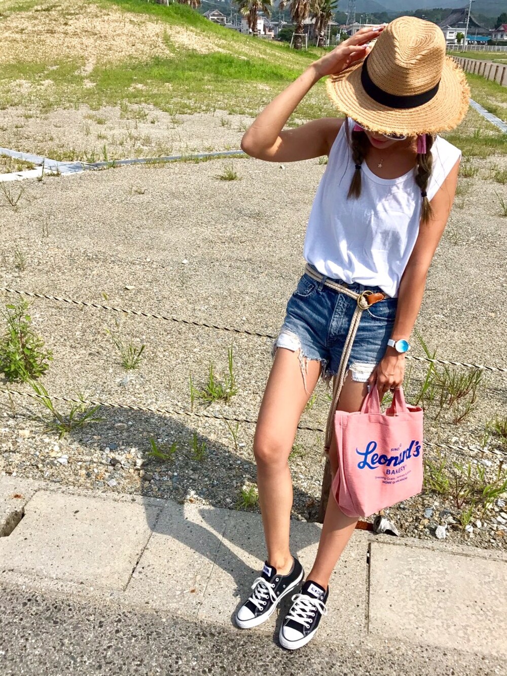 「ママコーデ、プチプラ、シンプルコーデ、ラフ、夏コーデ、ショーパン、スニーカー、カジュアル」｜「ハンドメイド❤️のアイテム（ピアス（両耳用）、ピンク系）」を使った、Ikumi さん（レディース・167cm）の夏コーディネートの1枚目の写真