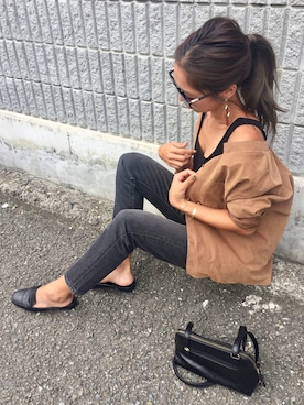 「アイテム（シャツ/ブラウス、イエロー系）」を使った、Ikumi さん（レディース・167cm）の夏コーディネート