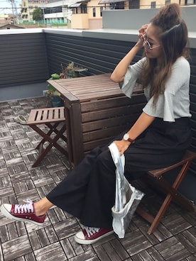 「アイテム（トートバッグ、シルバー系）」を使った、Ikumi さん（レディース・167cm）の秋コーディネート