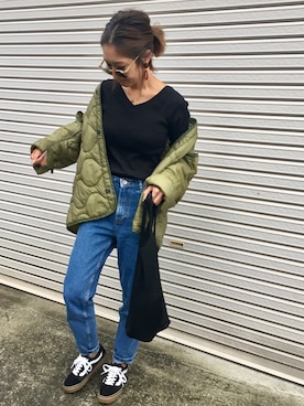 「オールドスクール」｜「アイテム（ミリタリージャケット）」を使った、Ikumi さん（レディース・167cm）の秋コーディネート