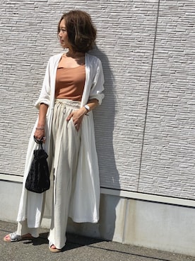 「アイテム（シャツワンピース、ホワイト系）」を使った、Ikumi さん（レディース・167cm）の春コーディネート