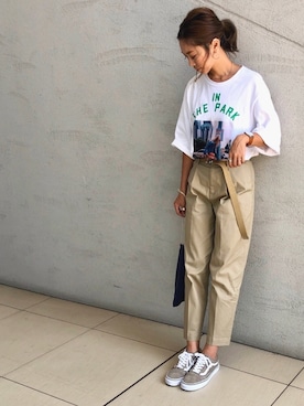 「via j（ヴィアジェイ）のアイテム（Tシャツ/カットソー）」を使った、Ikumi さん（レディース・167cm）の夏コーディネート