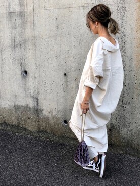 「アイテム（ハンドバッグ、パープル系）」を使った、Ikumi さん（レディース・167cm）の秋コーディネート