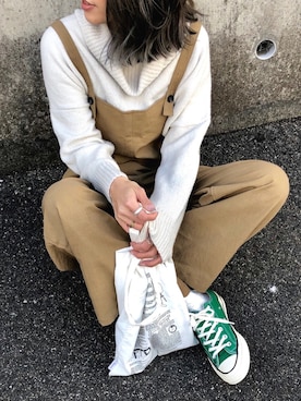 「converse」｜「アイテム（サロペット/オーバーオール）」を使った、Ikumi さん（レディース・167cm）の冬コーディネート