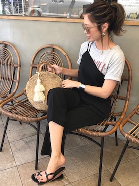 「アイテム（ビーチサンダル）」を使った、Ikumi さん（レディース・167cm）の春コーディネート