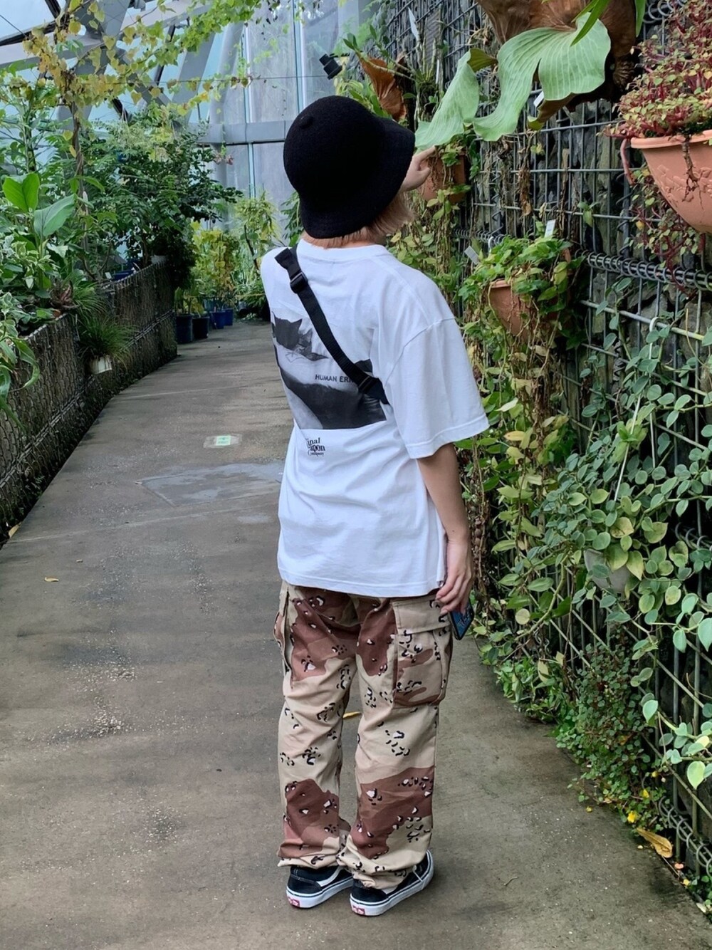 「カーゴパンツ、KANGOL、VANS、FINAL WEAPON COMPANY、HANG、低身長、cocolo bland、ストリート」｜「KANGOLの【KANGOL】Bermuda Casual/【カンゴール】バミューダ カジュアル メトロ ハット（ハット、ブラック系）」を使った、krnさん（レディース・152cm）の夏コーディネートの1枚目の写真