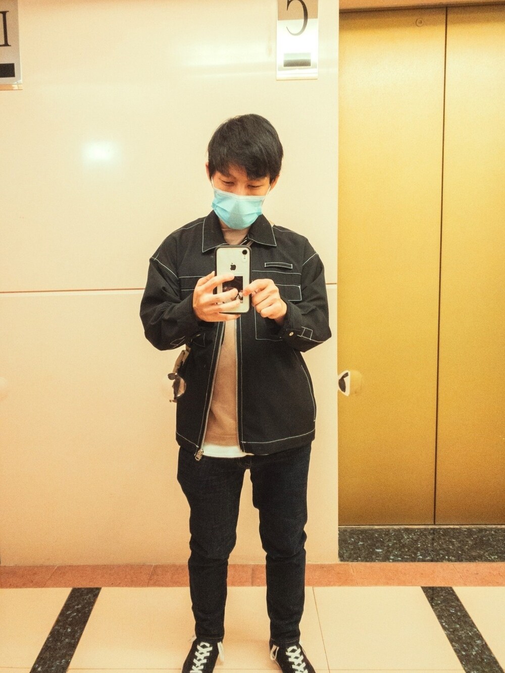 「GU、UNIQLO、UNIQLO U、BROWN、converse、Converse Chuck Taylor 70's、LIDnM、iSKO」｜「IZZUEのアイテム（ブルゾン、ブラック系）」を使った、トビーさん（メンズ・168cm）の秋コーディネートの1枚目の写真
