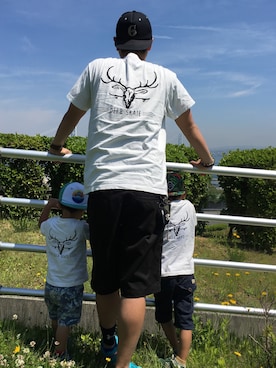 「三兄弟」｜「アイテム（帽子）」を使った、kekekidsさん（キッズ・110cm）の春コーディネート
