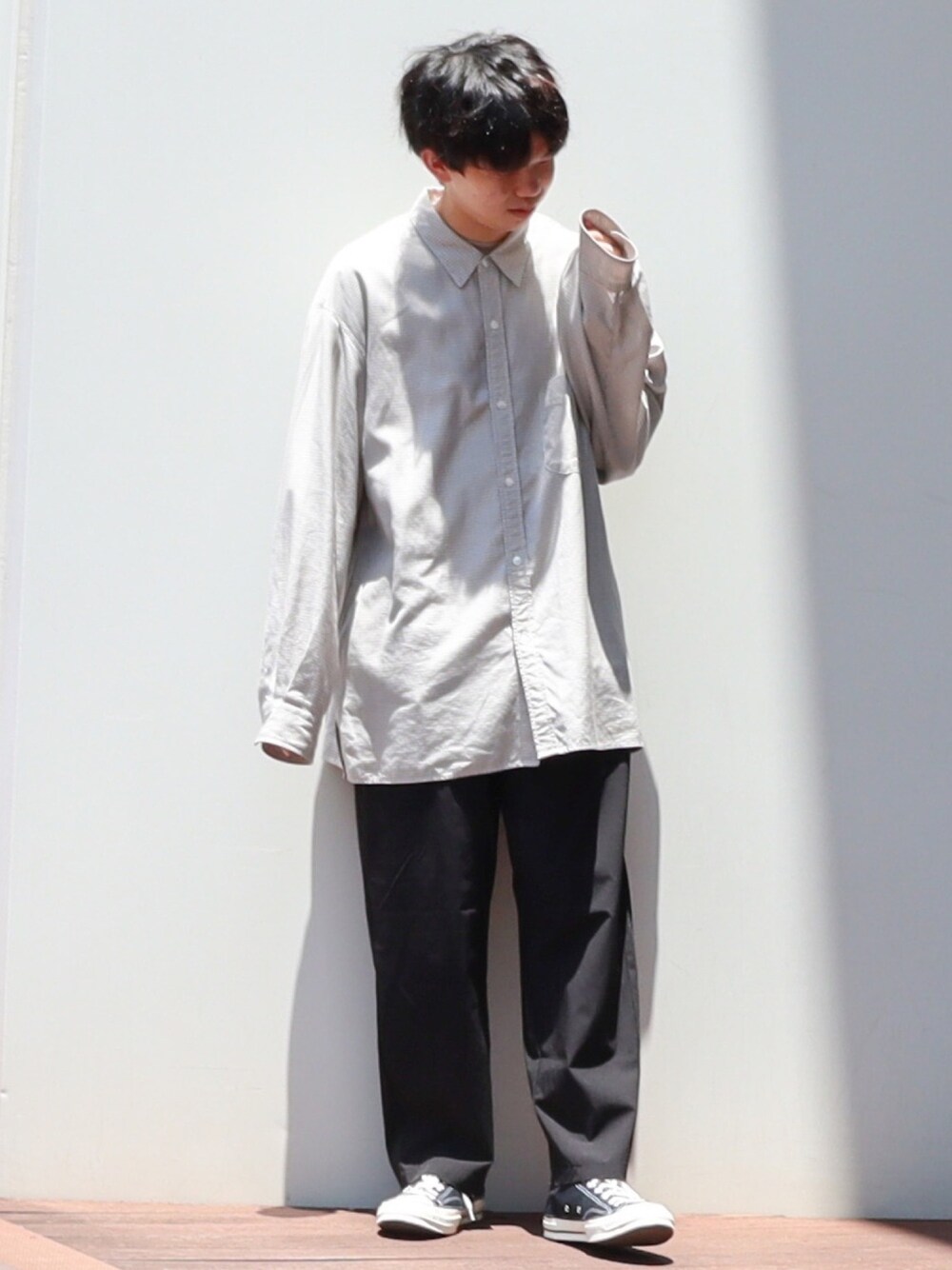「チェック、プチプラ、Steven Alan、remer、休日スタイル、春夏コーデ、きれいめカジュアル、あざとい系男子、スニーカーコーデ、チェックシャツ」｜「Steven Alanの＜Steven Alan＞ VOIL/CHECK REGULAR COLLAR BOX SHIRT-LOOSE/シャツ（シャツ/ブラウス、ベージュ系）」を使った、Laitoさん（メンズ・169cm）の夏コーディネートの1枚目の写真