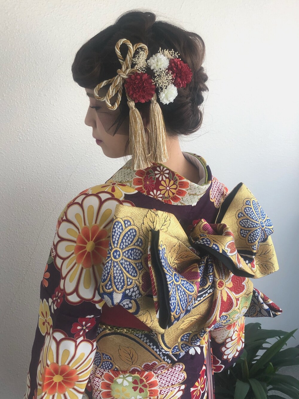 「振袖、振袖 成人式、成人式、成人式前撮り、振袖ヘア、ヘアアレンジ、成人式ヘア、レトロ、モダン」｜「やまとのアイテム（その他、パープル系）」を使った、a м！さん（レディース・155cm）の冬コーディネートの1枚目の写真