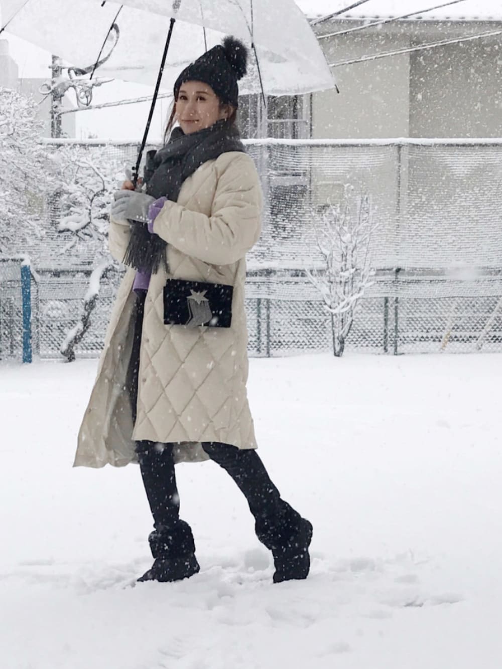 「オトナカジュアル、カジュアル、冬コーデ、雪、ヌプシ、ダウンコート、防寒スタイル、低身長、スキニー」｜「titivateのﾎﾞﾄﾙﾈｯｸﾎﾞﾘｭｰﾑｽﾘｰﾌﾞﾆｯﾄ（ニット/セーター、パープル系）」を使った、yuさん（レディース・153cm）の冬コーディネートの1枚目の写真