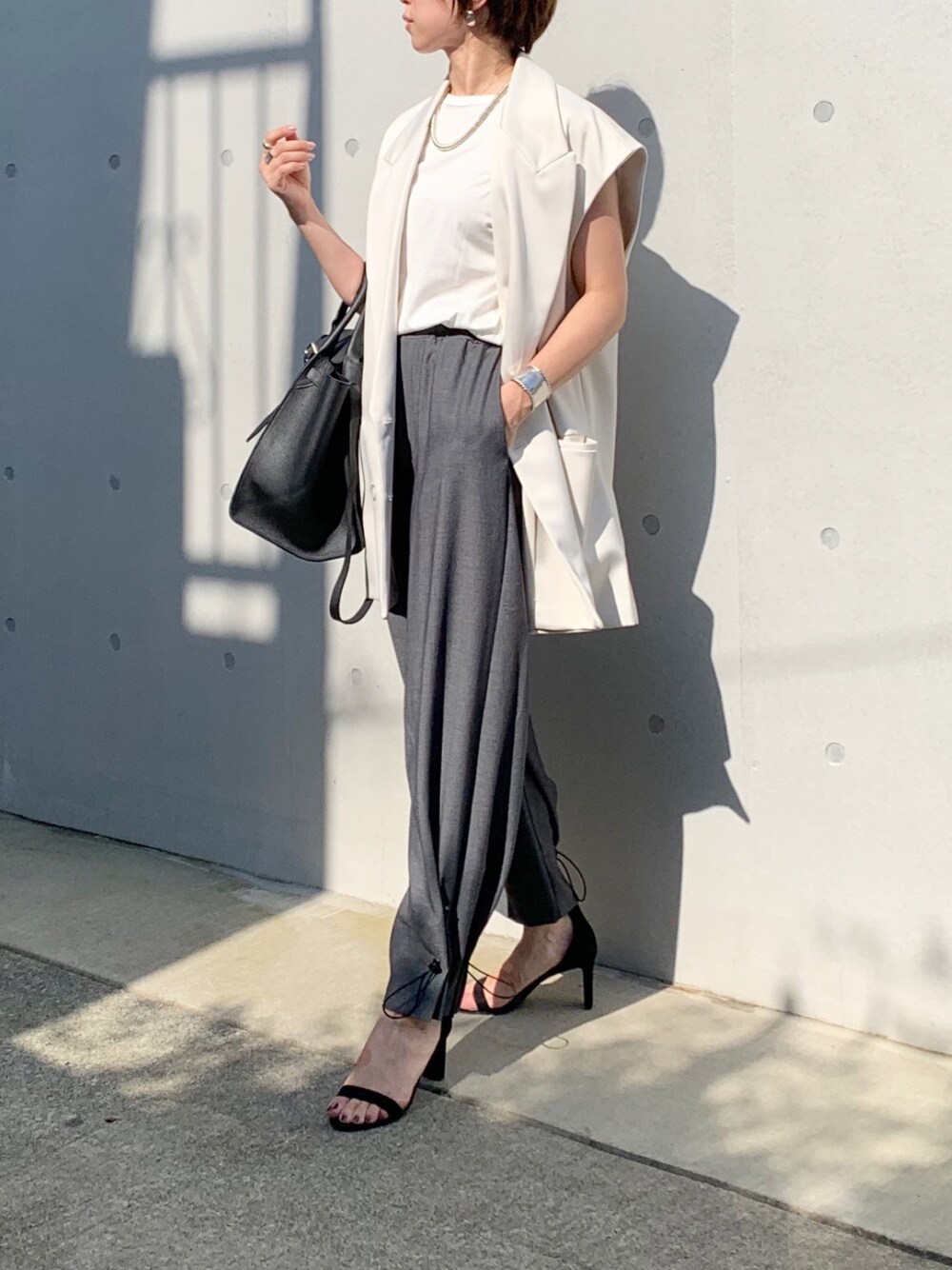 「大人カジュアル、低身長、マニッシュ、大人女子、大人コーデ、シンプルコーデ、シンプル、ZARA、パンツスタイル」｜「ZARAのアイテム（その他アウター、ホワイト系）」を使った、yuさん（レディース・153cm）の夏コーディネートの1枚目の写真