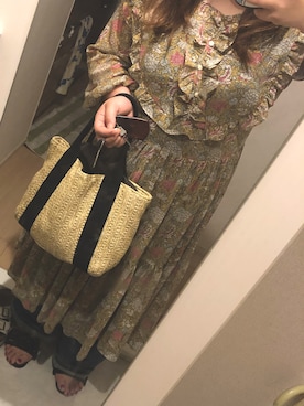 「cepo（セポ）のアイテム（トートバッグ）」を使った、Tomomi Sahoさん（レディース・159cm）の秋コーディネート