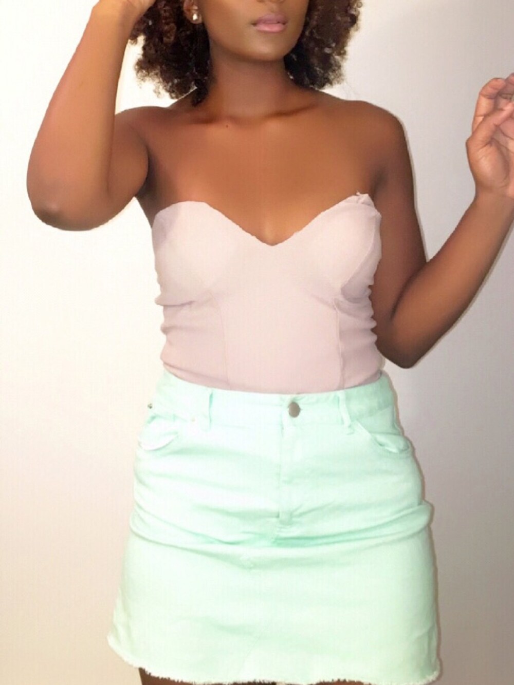 「charlotte russeのアイテム（その他トップス、ベージュ系）」を使った、Kree Lashea'さん（レディース・163cm）の秋コーディネートの1枚目の写真